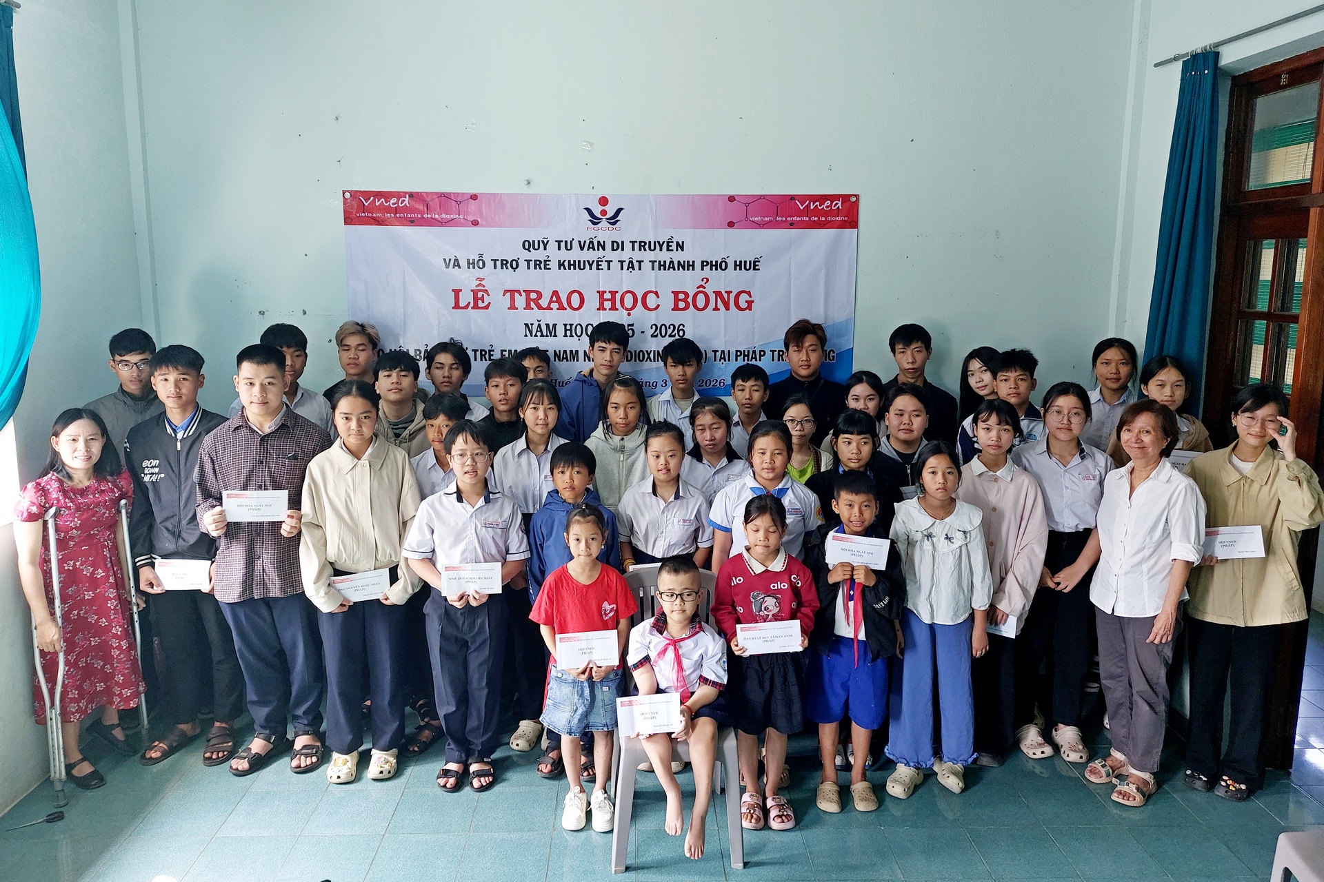 Remise bourses à Hue et Quang Tri _ 2